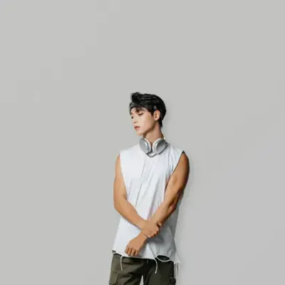 WEIYI