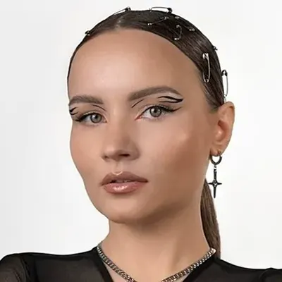 Ania Ellau