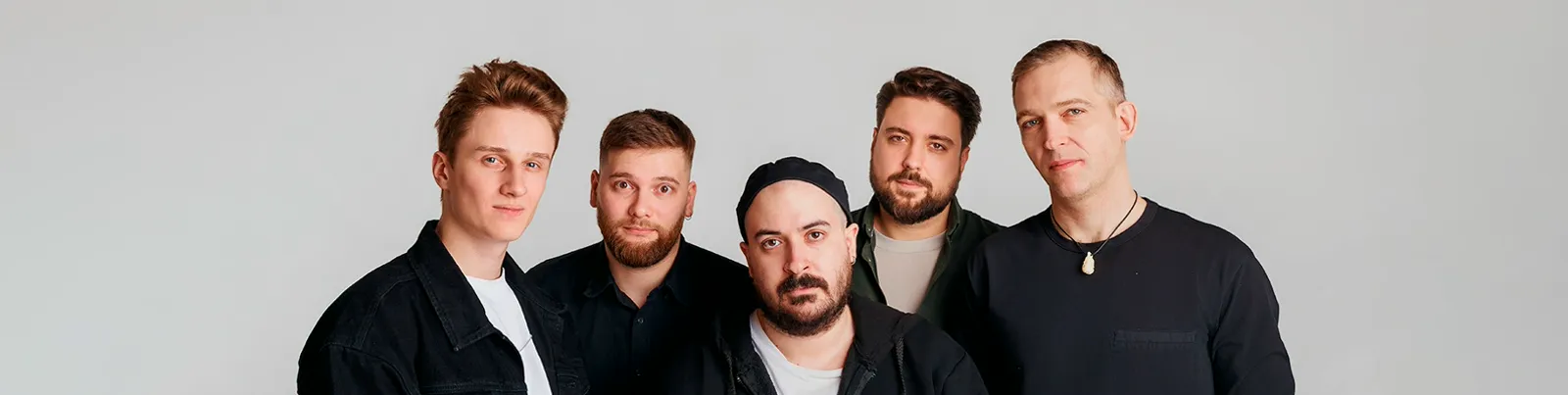 Фото исполнителя с этой планеты