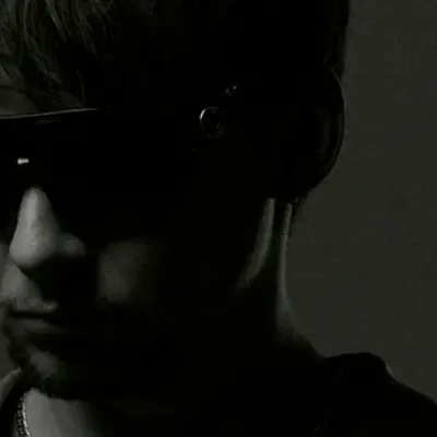 Y-VI