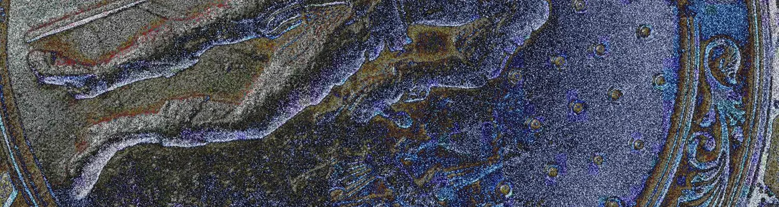 обломки пластика