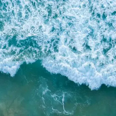 Расслабленная спокойная вода