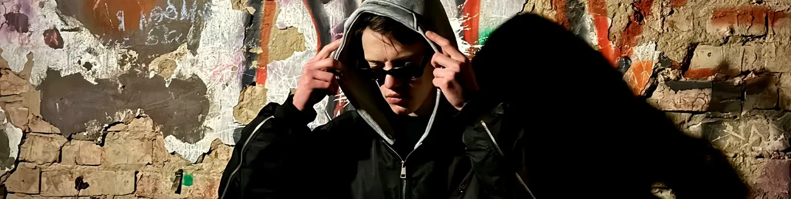 QWHITE